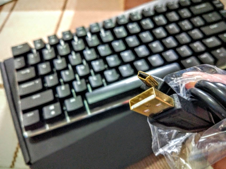 Ajazz AK33 82鍵 黑軸 簡單開箱