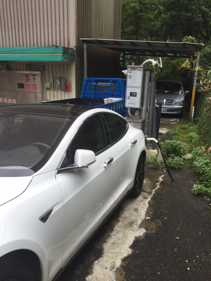 電動汽車充電遊玩美食地圖