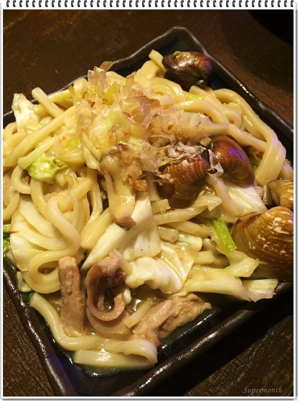 【台中大里美食】新開幕工業風~貨櫃屋燒烤串燒,宵夜小酌好所在