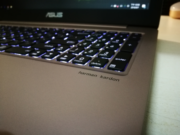 Asus UX510UX 人生第一台筆電 小開箱
