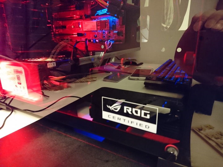 讓機殼像宇宙般無限延伸 In Win 805 infinity 不專業開箱