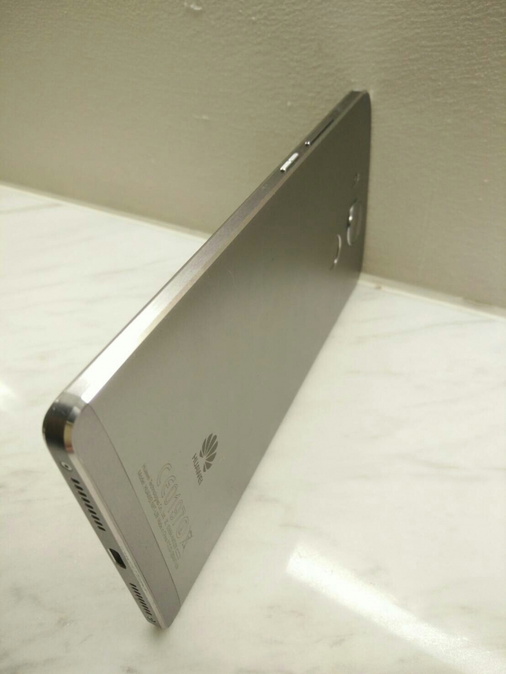 Mate8 蝙蝠俠特仕版 開箱!