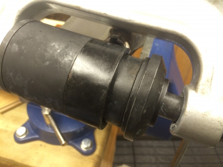 DIY: CRV 2 前搖臂大鐵套/和尚頭橡皮套更換