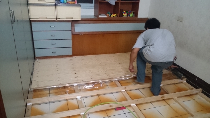 老屋拚新生超耐磨地板架高經驗分享