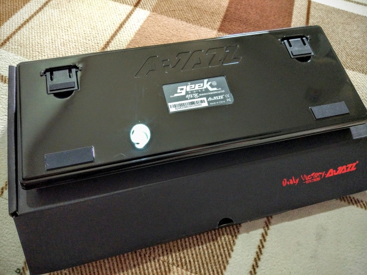 Ajazz AK33 82鍵 黑軸 簡單開箱