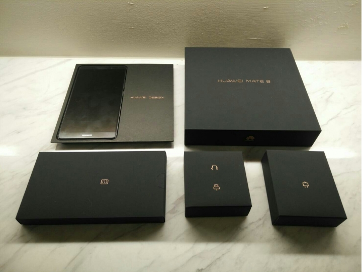 Mate8 蝙蝠俠特仕版 開箱!