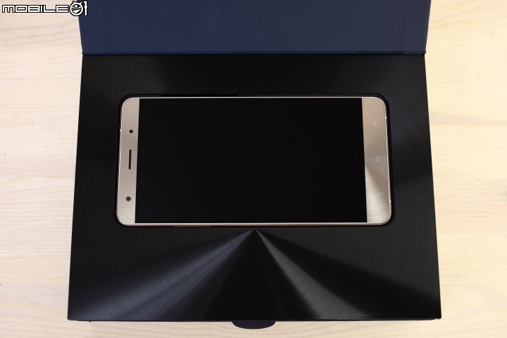 ZenFone3 Deluxe開箱