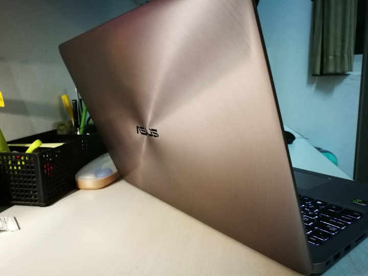 Asus UX510UX 人生第一台筆電 小開箱