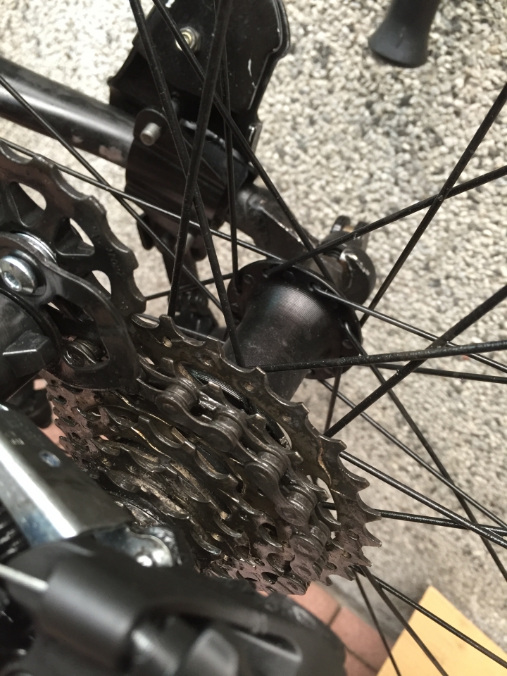 再度求救!另一輛單車後變速器向後滑轉會降齒!!??