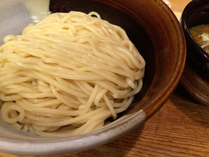【美食。食記】東京 高田 三年熟成,醬油重鹹 渡なべ 拉麵 沾麵