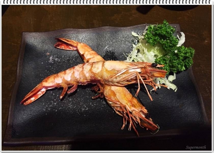 【台中大里美食】新開幕工業風~貨櫃屋燒烤串燒,宵夜小酌好所在