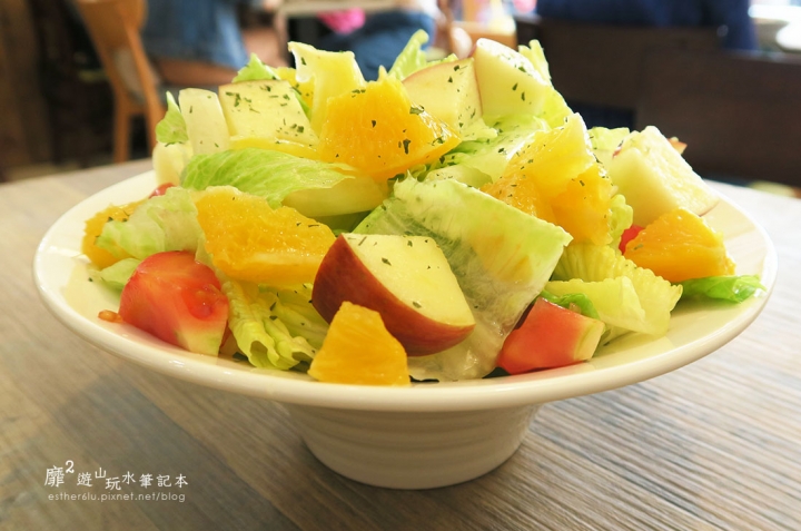 台北信義區平價美食~CLOUD 9 CAFE