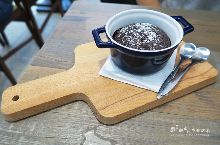 台北信義區平價美食~CLOUD 9 CAFE