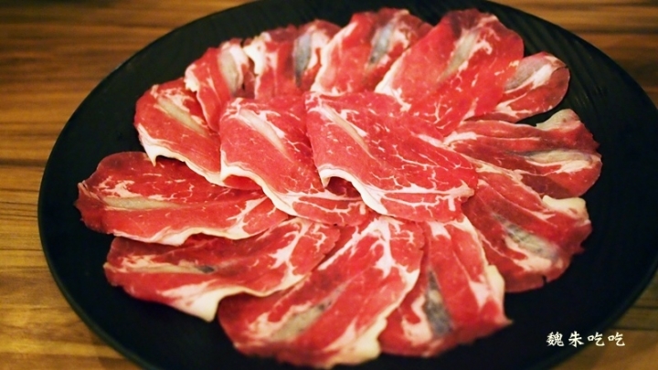 (食)沙鹿 Yü's宇良食 被乾燥花圍繞的美麗火鍋店