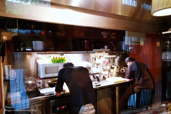 【台南北區│串燒居酒屋】鯨吞燒地雞料理赤崁店│日式串場與台南老屋的結合,新鮮多種地雞料理、無地雷的精緻居酒屋│適合小酌、夜間聚會