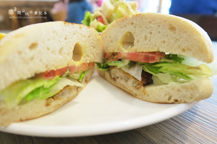 台北信義區平價美食~CLOUD 9 CAFE