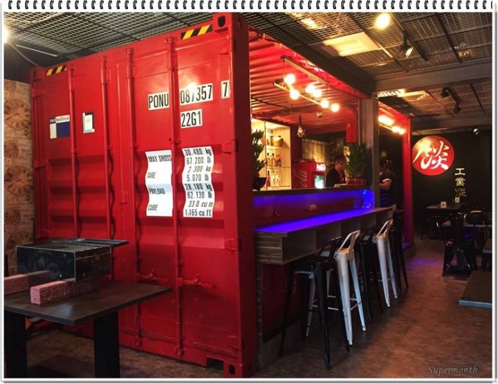 【台中大里美食】新開幕工業風~貨櫃屋燒烤串燒,宵夜小酌好所在