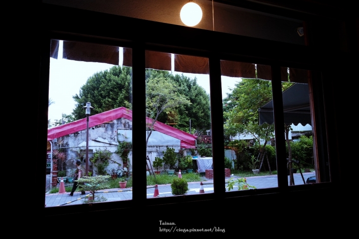 【台南北區│串燒居酒屋】鯨吞燒地雞料理赤崁店│日式串場與台南老屋的結合,新鮮多種地雞料理、無地雷的精緻居酒屋│適合小酌、夜間聚會