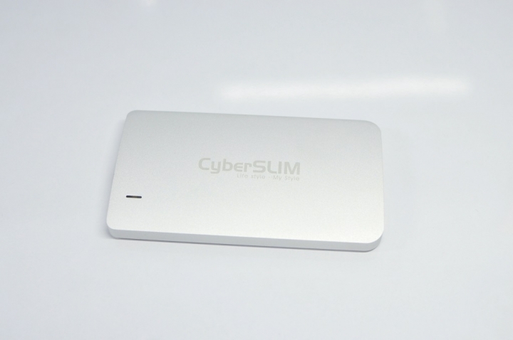 CyperSlim M2 M2R高質感USB3.1外接盒開箱分享
