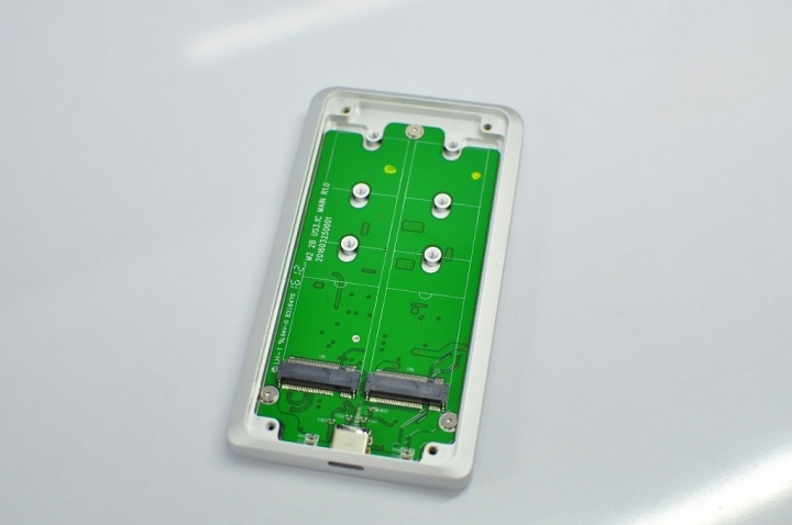 CyperSlim M2 M2R高質感USB3.1外接盒開箱分享