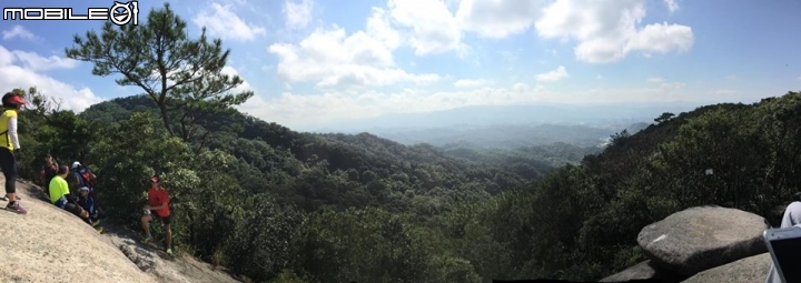 對抗鬆軟地形 SALOMON SPEEDCROSS 4