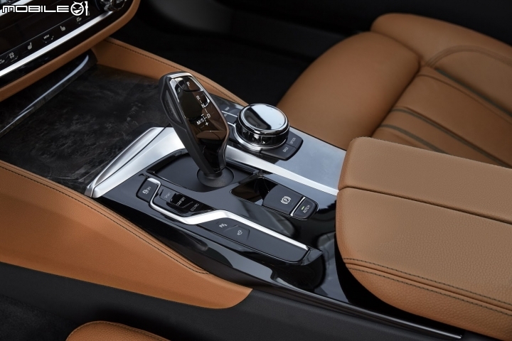 【海外快報】BMW全新5系列正式曝光,旗艦級科技植入宛如縮小版7系列(隨時更新中)