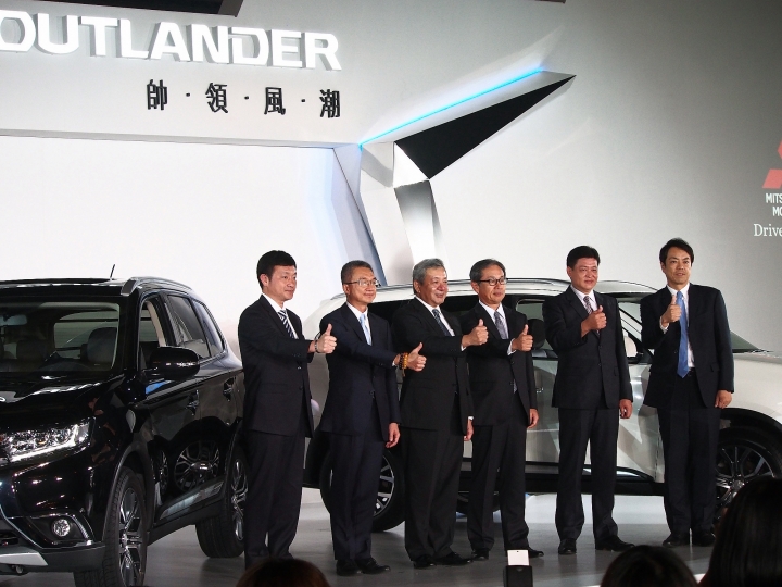 甩開冏頭,迎向帥氣 -- 中華三菱重量級New Outlander 帥領風潮 上市記者會 心得分享 (新增小凹+宥勝+恩美+培毓 照片)