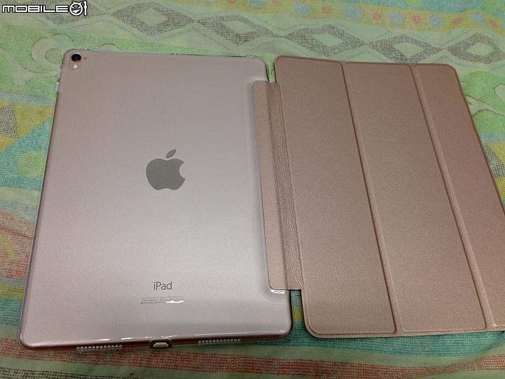 出貨速度快的 iPad Pro 9.7 128G 玫瑰金(簡易開箱文,更新加保護殼)