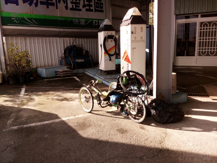 斜躺車兩天一夜 雨中墾丁流浪全紀錄