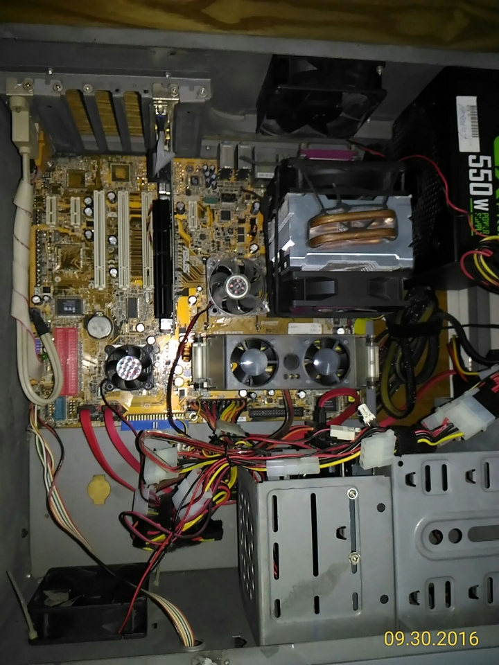 華碩舊版P5GD2搭WIN7 電腦重開機求人