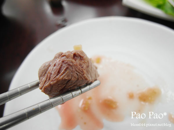 【台中】新新園汕頭火鍋(南屯店)~爆漿黃金嫩肩骰子牛必吃!明治冰淇淋無限吃~