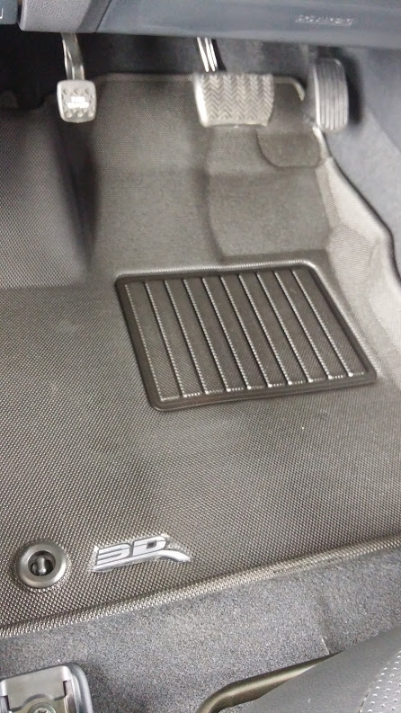 Prius 4 10000公里心得分享