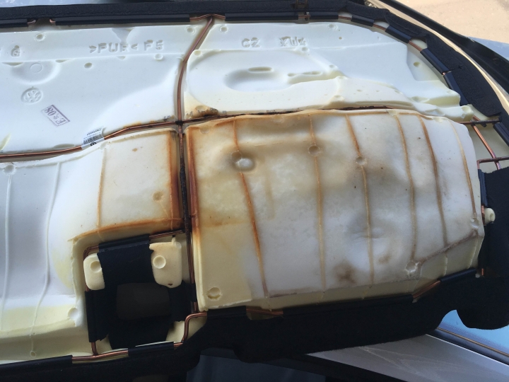GOLF 7代 TDI 車內積水求救