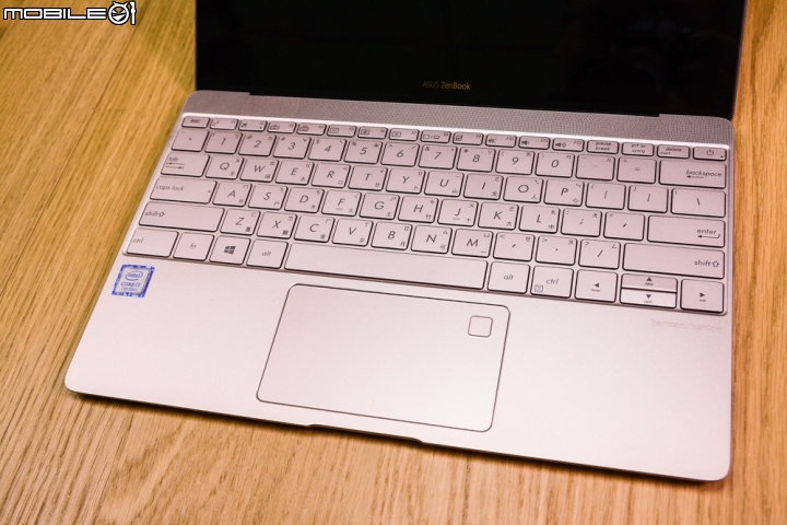 玫瑰金+七代Core I7的ZenBook3 (UX390UA)開箱