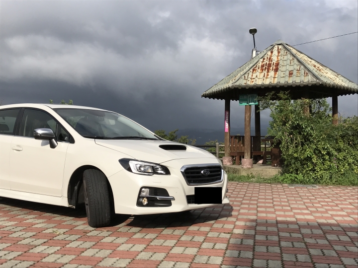 朋友牽新車當然要趁機凹他一番