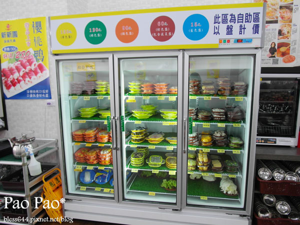 【台中】新新園汕頭火鍋(南屯店)~爆漿黃金嫩肩骰子牛必吃!明治冰淇淋無限吃~