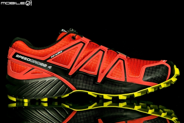 對抗鬆軟地形 SALOMON SPEEDCROSS 4