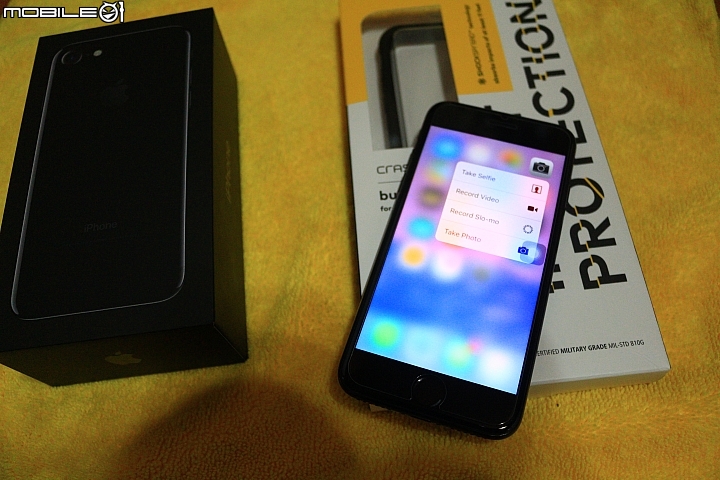 iPhone 7 Jet Black 曜石黑 使用24小時 開箱 加犀牛盾保護殼及保護貼