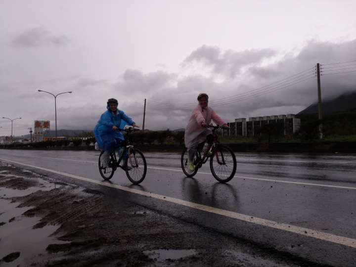 斜躺車兩天一夜 雨中墾丁流浪全紀錄
