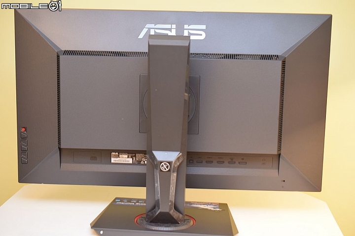 華碩 MG28UQ 開箱 Gaming 專用高解析 3840x2160 1ms 遊戲螢幕