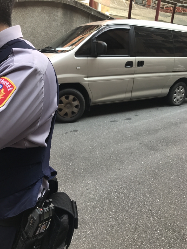肉身佔停車位還嗆人