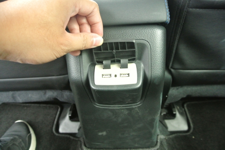 朋友牽新車當然要趁機凹他一番