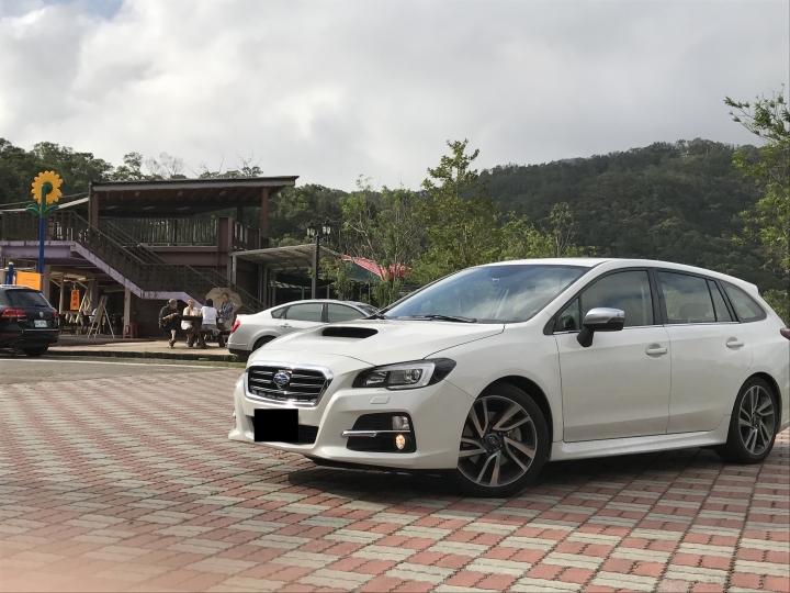朋友牽新車當然要趁機凹他一番