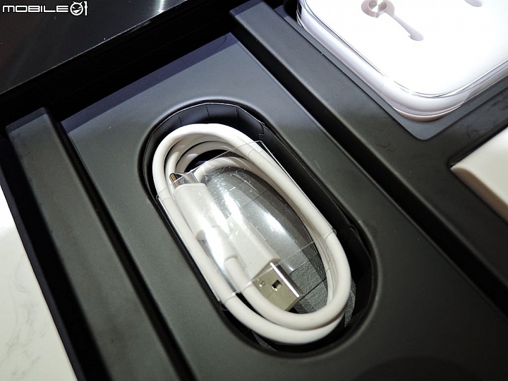 Zenfone 3 冰河銀 Deluxe 6GB/64G 開箱