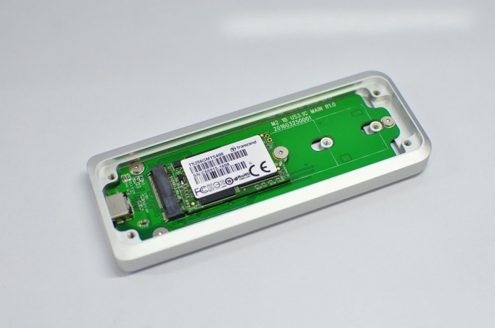CyperSlim M2 M2R高質感USB3.1外接盒開箱分享