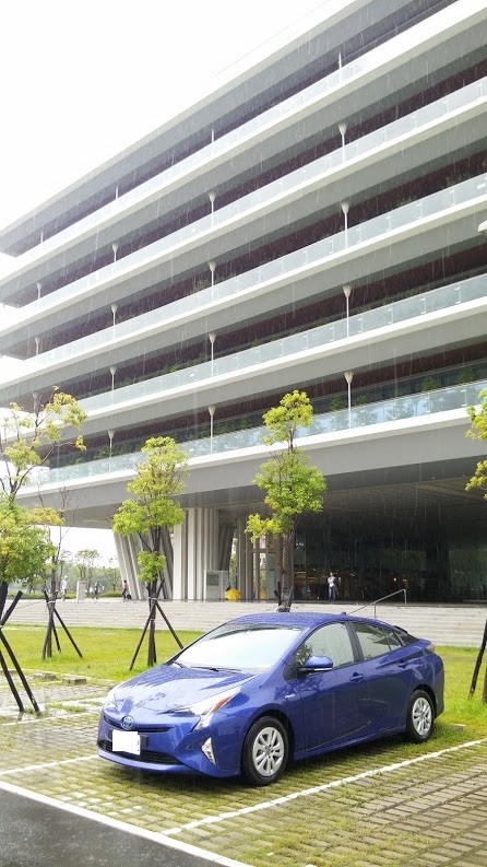 Prius 4 10000公里心得分享