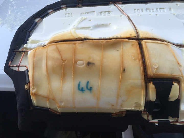 GOLF 7代 TDI 車內積水求救
