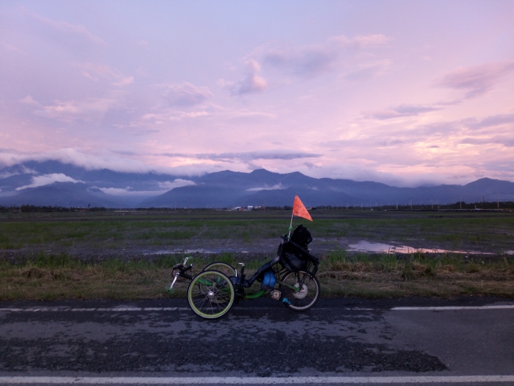 斜躺車兩天一夜 雨中墾丁流浪全紀錄