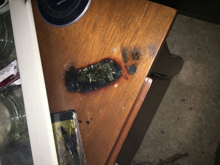 美國 Note 7 第4起 安全版自燃 (內有圖片)( 被回報了)
