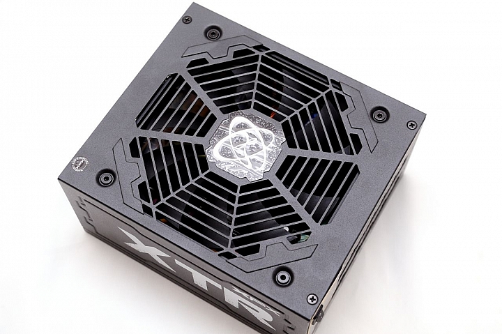 重返台灣市場首作,XFX XTR 750W 金牌全模組化電源供應器開箱測試